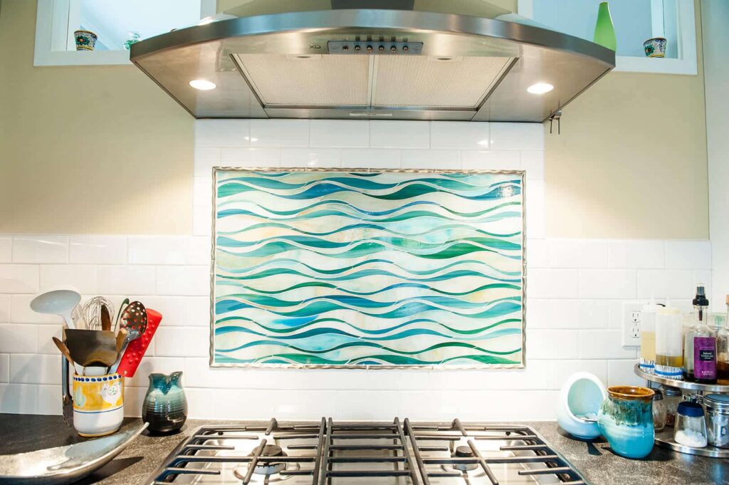 Metal glass header backsplash